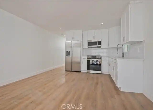 Property at 6962 Shoshone Ave, Lake Balboa, CA, 91406, 1 bed, 1 bath, [object Object]