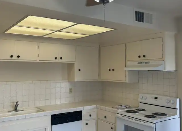 Property at 1304 Ensenada Dr Unit 1, Modesto, CA, 95355, 2 beds, 1 bath, [object Object]