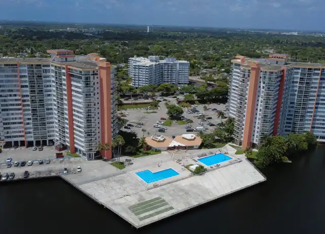 Property at 1351 NE Miami Gardens Dr, Miami, FL, 33179, 1 bed, 2 baths, [object Object]