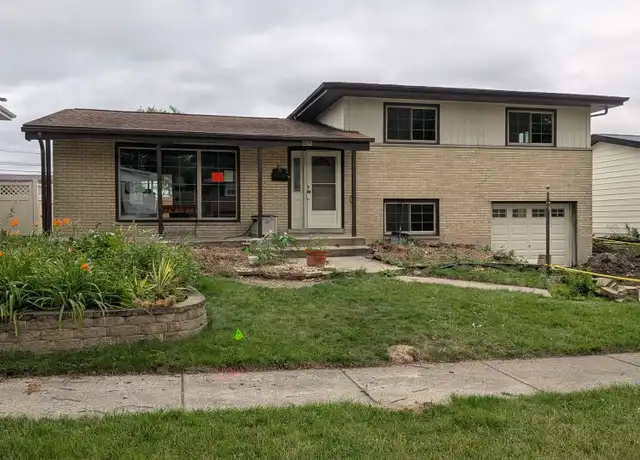 Property at 825 S School St, Lombard, IL, 60148, 3 beds, 2 baths, [object Object]