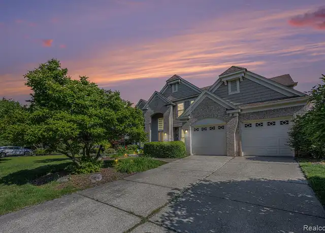 Property at 5686 Cherry Ln, West Bloomfield, MI, 48324, 4 beds, 2.5 baths, [object Object]