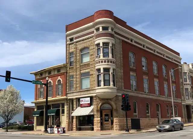 Property at 729 Maine St #1, Quincy, IL, 62301, 1 bed, 1 bath, [object Object]