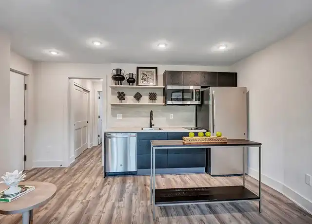 Property at 31Sixty Linwood - 3160 Linwood Ave, Cincinnati, OH, 45208, 1 bed, 1 bath, [object Object]