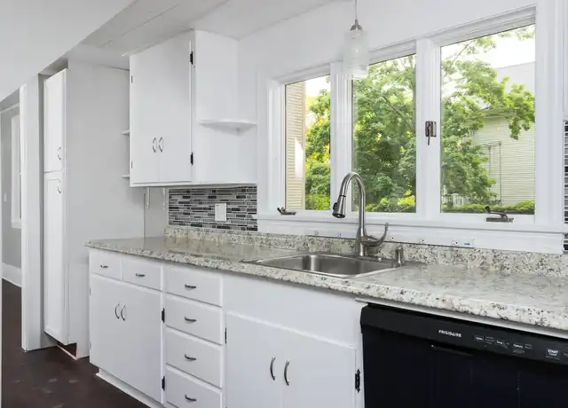 Property at 137 Locust St Unit A, Dover, NH, 03820, 3 beds, 1 bath, [object Object]