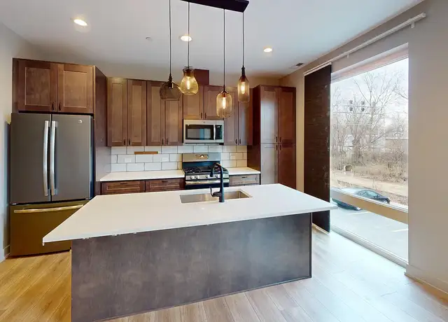 Photo of 717 Rogers St, Downers Grove, IL 60515