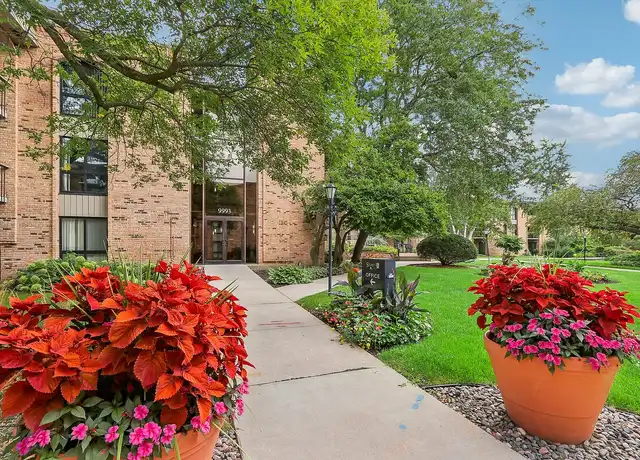 Property at Serafino Square Luxury Apartments - 9993 W North Ave, Wauwatosa, WI, 53226, 1-2 bed, 1-2 bath, [object Object]