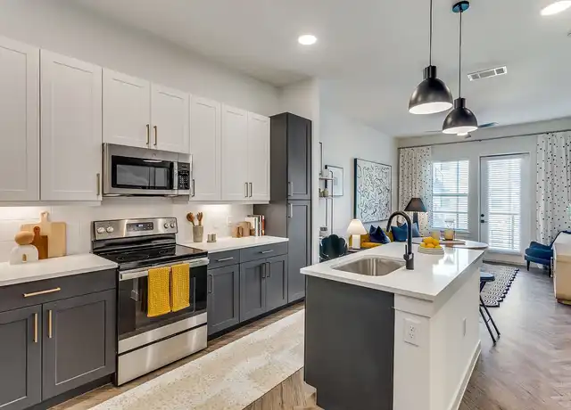 Property at Willow & Wise - 218 W Broadway Ave, Fort Worth, TX, 76104, 0-2 beds, 1-2 bath, [object Object]