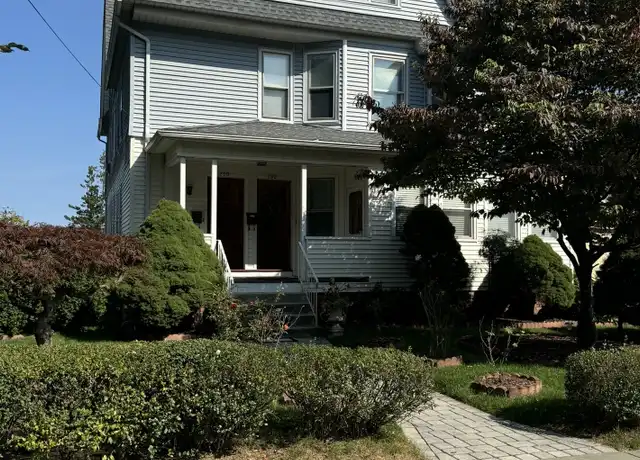 Property at 290 Grandview Ter, Hartford, CT, 06114, 3 beds, 1.5 baths, [object Object]