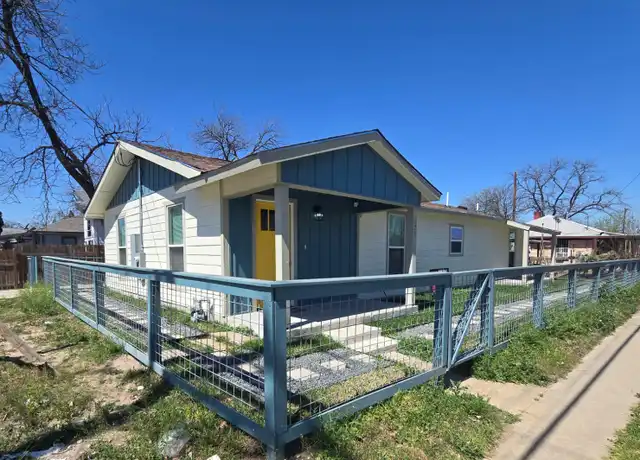 Property at 629 S Gevers St, San Antonio, TX, 78203, 3 beds, 2 baths, [object Object]