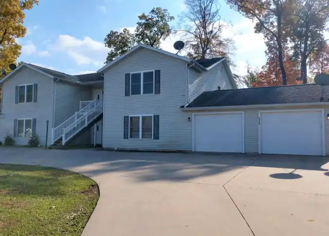 Property at 820 Antler Dr Unit 820-B, Middlebury, IN, 46540, 3 beds, 1 bath, [object Object]