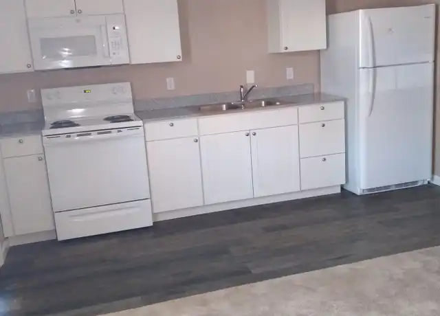 Property at 115 E 2nd St Unit B, Sedalia, MO, 65301, 1 bed, 1 bath, [object Object]