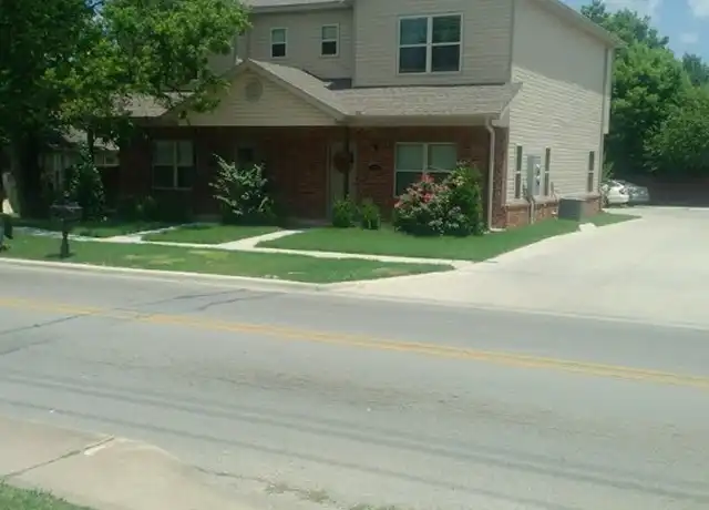 Property at 1524 N Leverett Ave, Fayetteville, AR, 72703, 3 beds, 2.5 baths, [object Object]