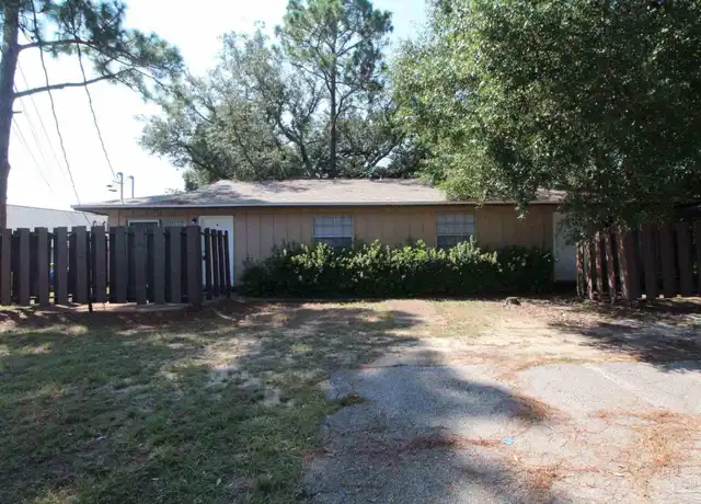Property at 1375 Bakalane Ct Unit A, Pensacola, FL, 32504, 2 beds, 1 bath, [object Object]