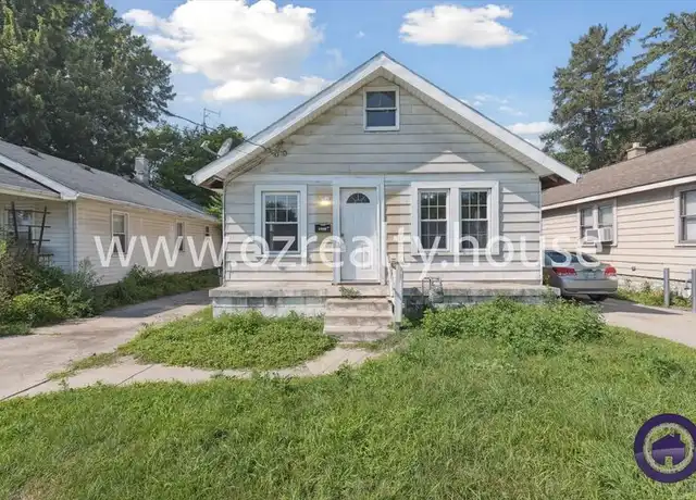 Property at 2442 Paradise Ave, Toledo, OH, 43613, 2 beds, 1 bath, [object Object]