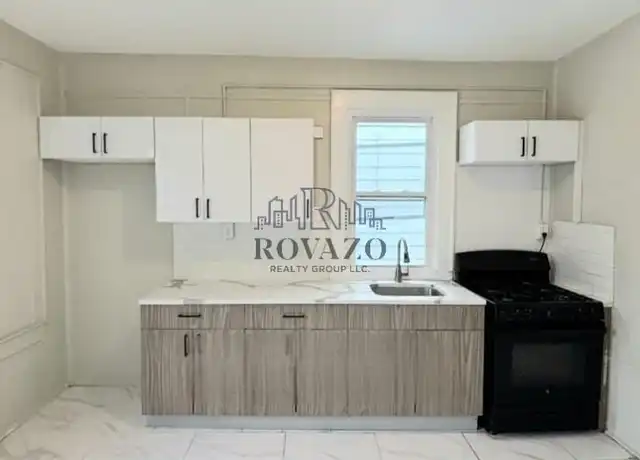 Property at 46 Fabyan Pl Unit 2, Newark, NJ, 07108, 4 beds, 1 bath, [object Object]