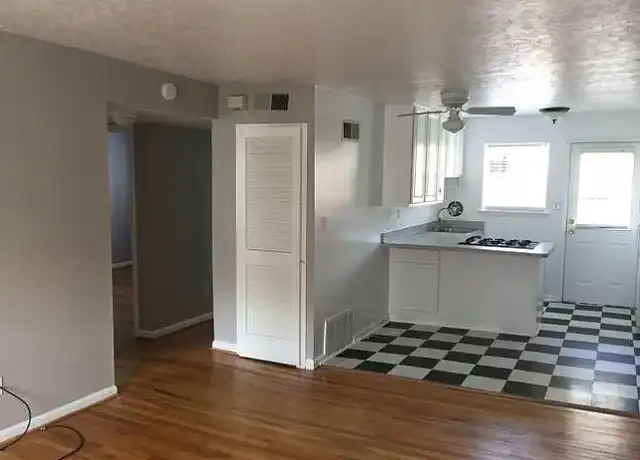 Property at Peachtree Hills Court - 370 Peachtree Hills Ave NE, Atlanta, GA, 30305, 2 beds, 1 bath, [object Object]