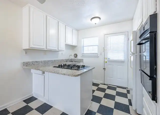 Property at Peachtree Hills Court Apartments - 370 Peachtree Hills Ave NE, Atlanta, GA, 30305, 2 beds, 1 bath, [object Object]
