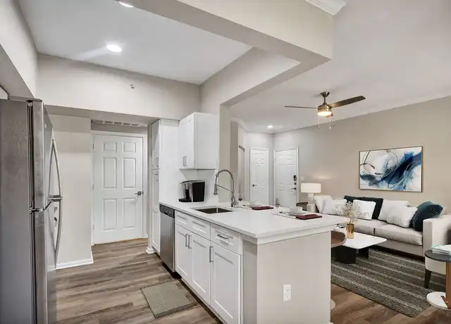 Property at The Lodge at Lakeline Village - 2000 S Lakeline Blvd, Cedar Park, TX, 78613, 1 bed, 1 bath, [object Object]