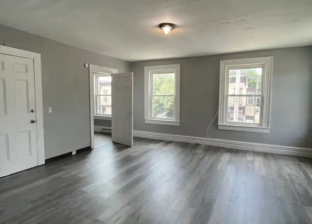 Property at 662 2nd Ave Unit 2, Troy, NY, 12182, 2 beds, 1 bath, [object Object]