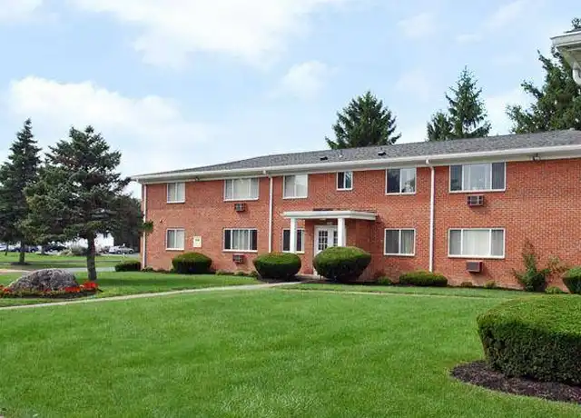 Property at 108 Greystone Ln Unit 8, Rochester, NY, 14618, 2 beds, 1.5 baths, [object Object]