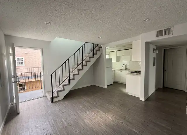 Property at 170 S Virgil Ave Unit 204, Los Angeles, CA, 90004, 2 beds, 1 bath, [object Object]