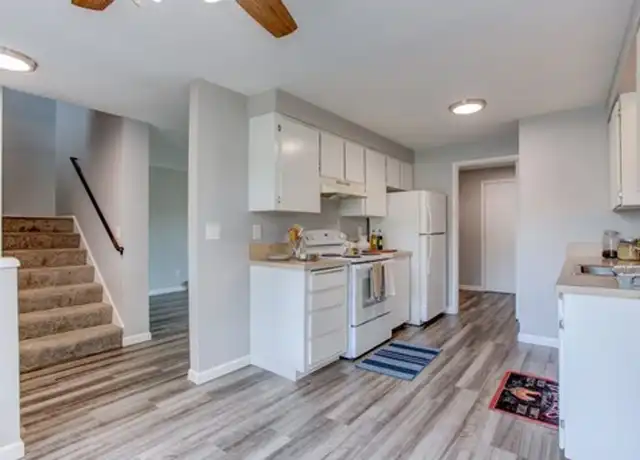 Property at Thomasville Apartments 45-122N - 14302 SE Division St, Portland, OR, 97236, 3 beds, 1.5 baths, [object Object]