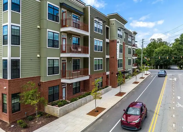 Property at 360 Hilliard Apartments - 360 Hilliard Ave, Asheville, NC, 28801, 1 bed, 1 bath, [object Object]