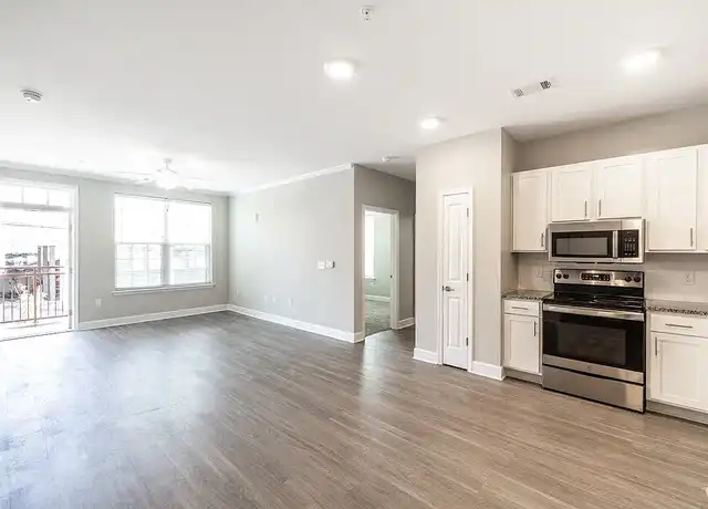 Property at 360 Hilliard Apartments - 360 Hilliard Ave, Asheville, NC, 28801, 1-2 bed, 1-2 bath, [object Object]