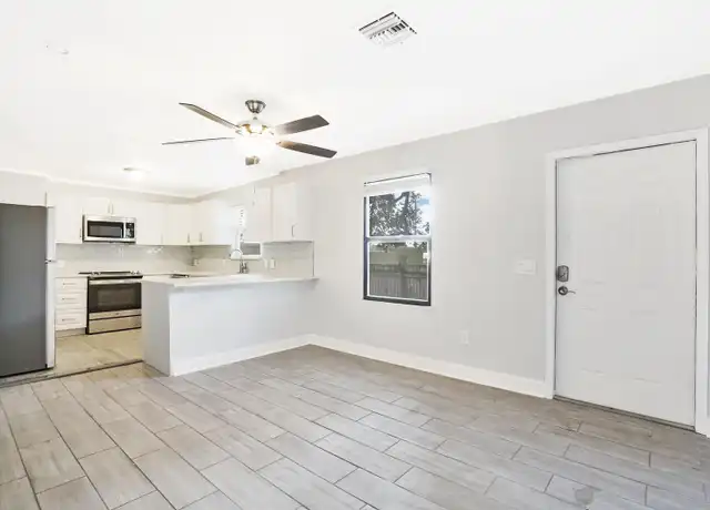 Property at 610 SE 2nd Ave Unit B, Delray Beach, FL, 33483, 3 beds, 1 bath, [object Object]