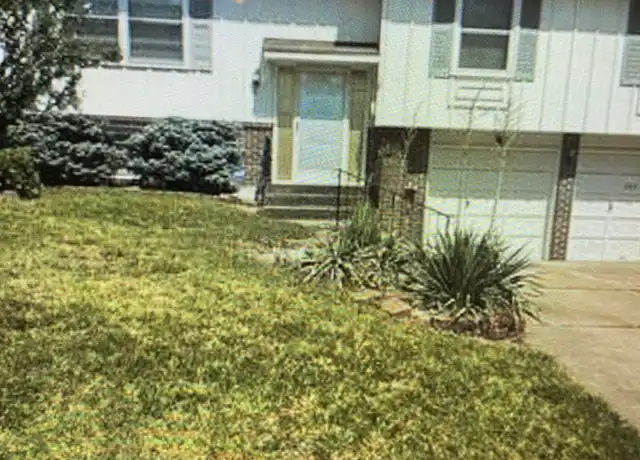 Property at 8801 Grandview St, Overland Park, KS, 66212, 3 beds, 2.5 baths, [object Object]