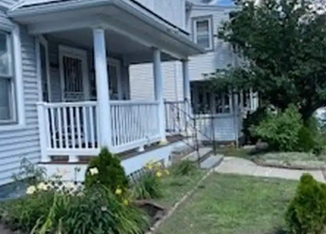 Property at 220-222 N Beacon St Unit 2, Watertown, MA, 02472, 2 beds, 1 bath, [object Object]