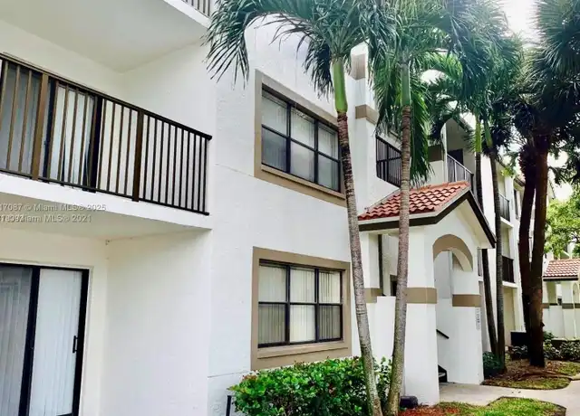 Property at 550 S Park Rd Unit 11-8, Hollywood, FL, 33021, 1 bed, 1 bath, [object Object]
