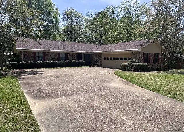 Property at 103 Cherokee Dr, Starkville, MS, 39759, 4 beds, 2 baths, [object Object]