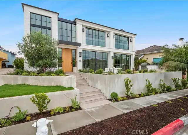 Property at 2820 Bayview Dr, Corona del Mar, CA, 92625, 3 beds, 3.5 baths, [object Object]