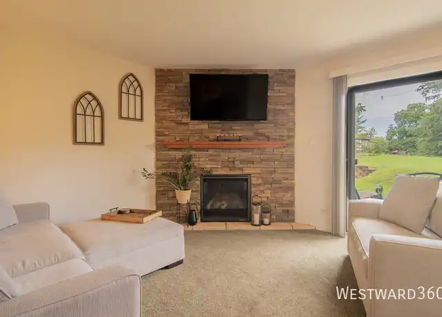 Property at 1605 Thames Ct Apt D, Wheaton, IL, 60189, 2 beds, 1 bath, [object Object]