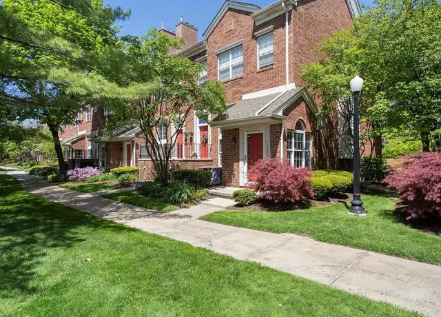 Property at 1524 Maryland Club Dr, Royal Oak, MI, 48067, 2 beds, 1.5 baths, [object Object]