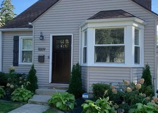 Property at 1009 Larkmoor Blvd, Berkley, MI, 48072, 3 beds, 2 baths, [object Object]