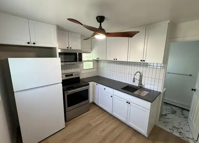 Property at 33 Chestnut St Fl 2, Danbury, CT, 06810, 3 beds, 1 bath, [object Object]