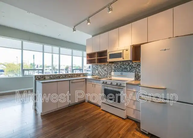 Property at 4100 Lindell Blvd #208, St. Louis, MO, 63108, 2 beds, 1 bath, [object Object]