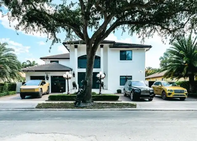 Property at 8450 NW 169th Ter, Miami Lakes, FL, 33016, 5 beds, 5 baths, [object Object]