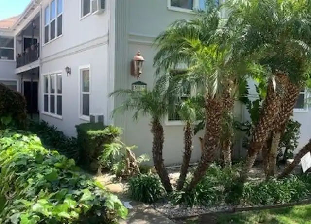 Property at 312 S Reeves Dr Unit D, Beverly Hills, CA, 90212, 2 beds, 2 baths, [object Object]