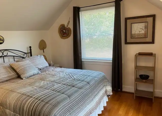Property at 1302 Staunton Ave NW Rm with 2 Closets, Roanoke, VA, 24017, 1 bed, 1 bath, [object Object]