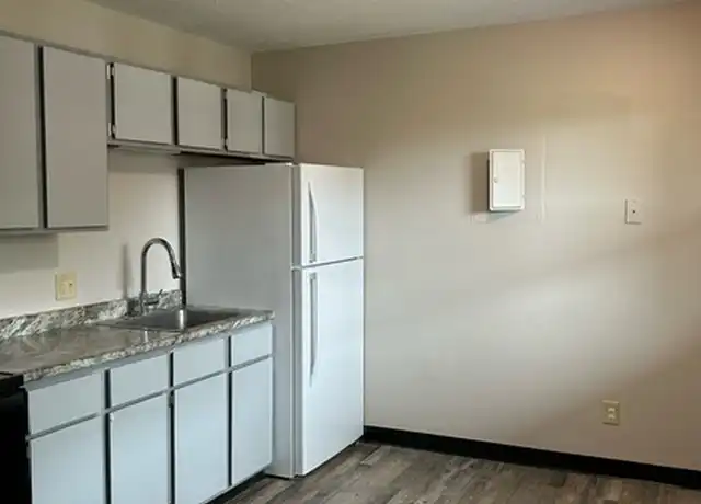 Property at 918 1st Ave Unit 5, Chippewa Falls, WI, 54729, 2 beds, 1 bath, [object Object]