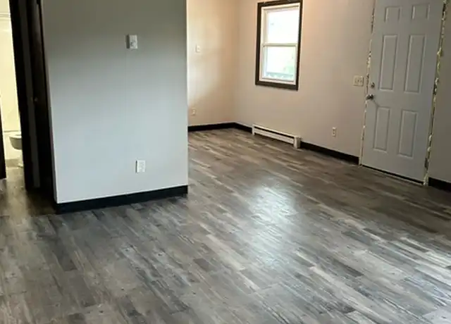 Property at 918 1st Ave Unit 5, Chippewa Falls, WI, 54729, 2 beds, 1 bath, [object Object]