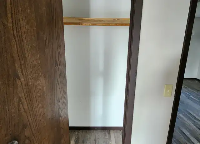 Property at 918 1st Ave Unit 5, Chippewa Falls, WI, 54729, 2 beds, 1 bath, [object Object]