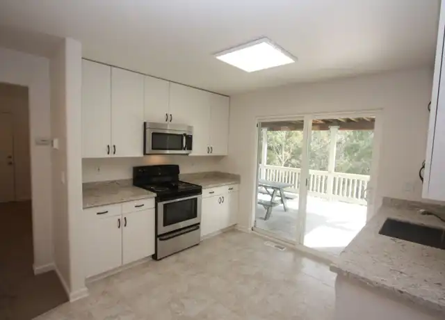 Property at 10 Andorra Ct, Pacifica, CA, 94044, 1 bed, 1 bath, [object Object]