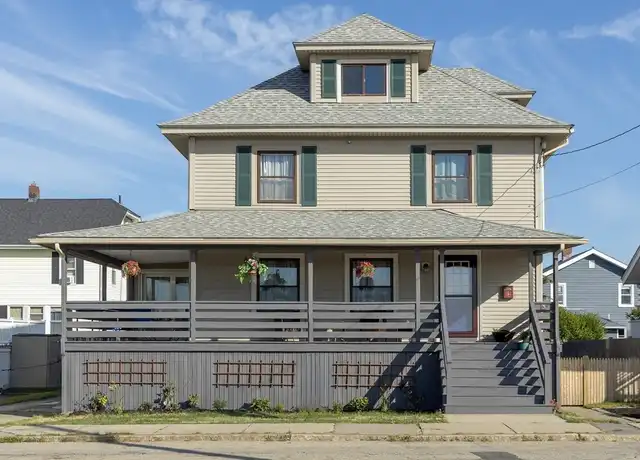 Property at 3 Phipps St, Hull, MA, 02045, 5 beds, 2 baths, [object Object]