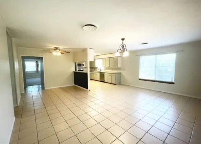 Property at 103 Cynthia Dr, Kerrville, TX, 78028, 3 beds, 2 baths, [object Object]