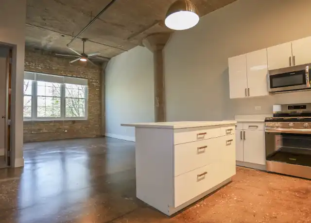 Property at 4046 N Hermitage Ave Unit 2, Chicago, IL, 60613, 2 beds, 2 baths, [object Object]