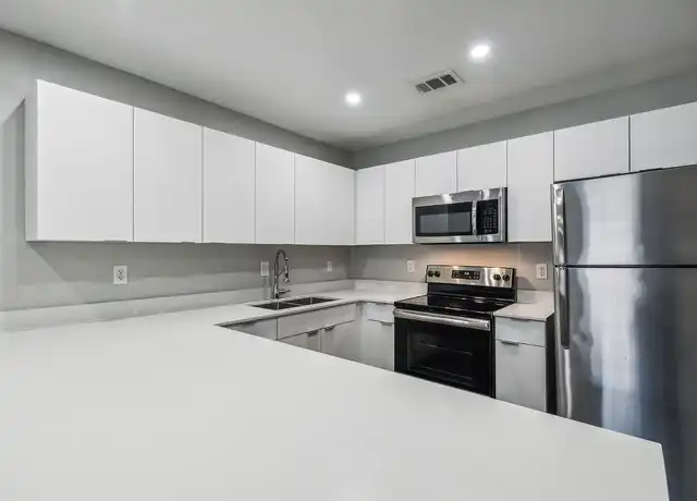 Property at Junius Place - 4725 Junius St, Dallas, TX, 75246, 1 bed, 1 bath, [object Object]